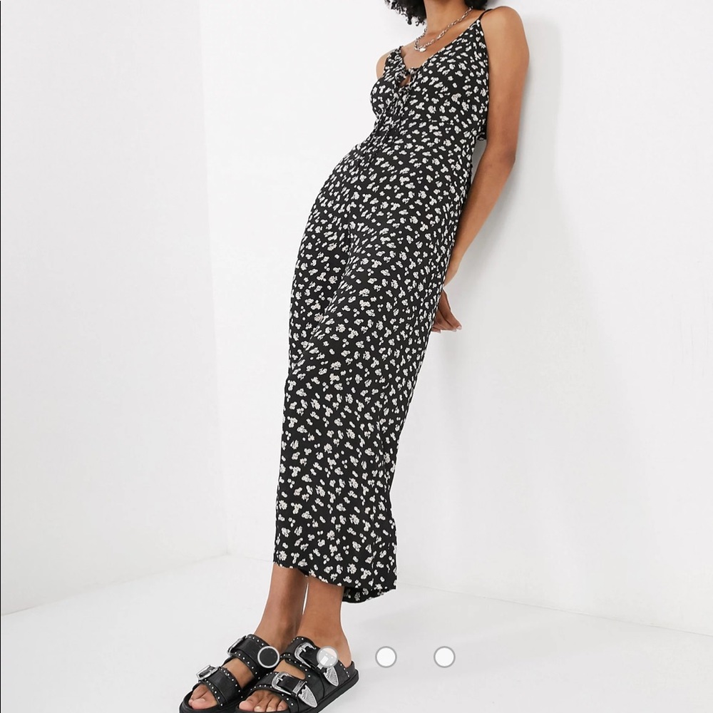Topshop flowy floral jumpsuit with back cutout NWOT